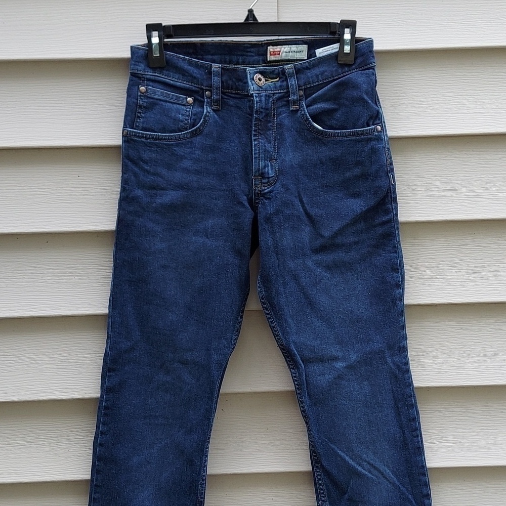 Wrangler slim straight jeans.Size 28 x30